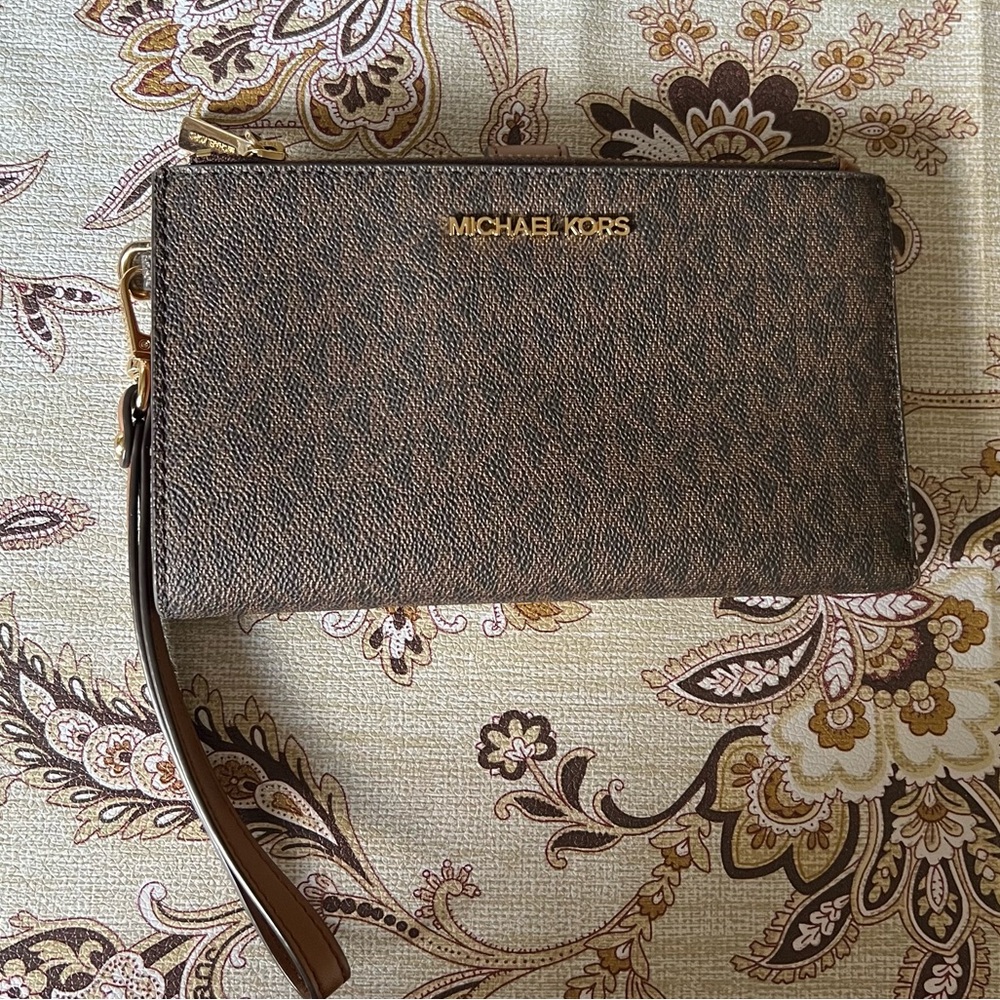 MICHAEL KORS Brown Adele Logo Detachable Wristlet Wallet